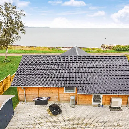 Three-bedroom In * Sjolund